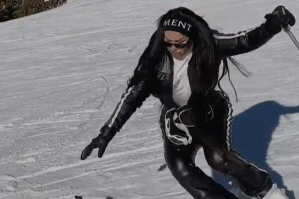 SNIMILI SEKU ALEKSIĆ KAKO PADA NA PLANINI: Pevačica doživela NEVIĐENU NEZGODU, sve iscurilo JAVNO