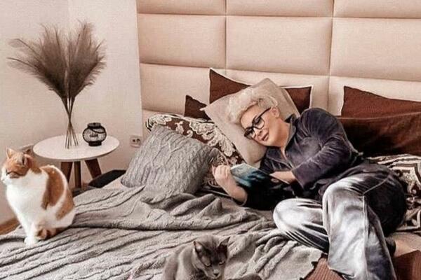 KAO IZ KATALOGA, BIĆETE LJUBOMORNI! Pevačica živi u pravom RAJU, a njena KUHINJA je san svake DOMAĆICE U ZEMLJI