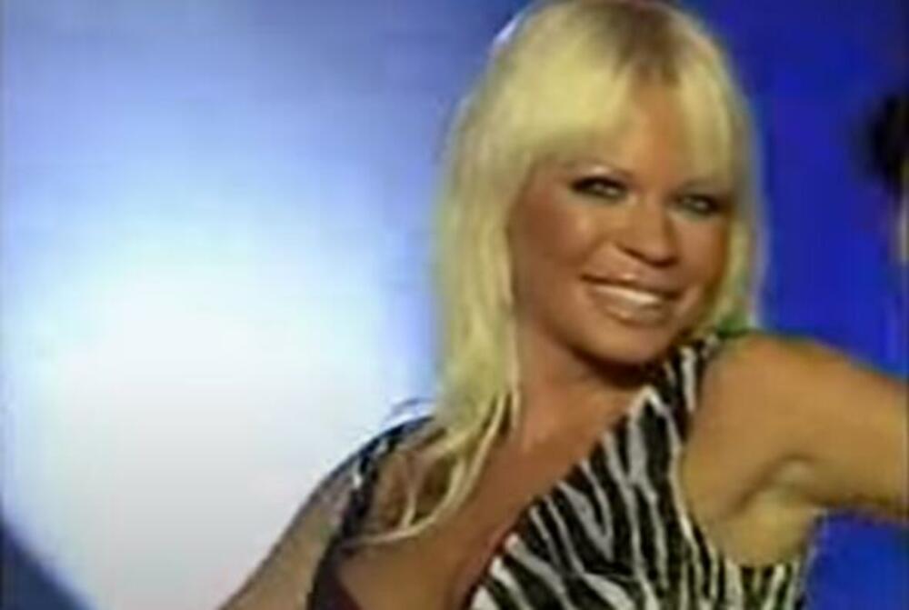 Slovenačka starleta Urška Čepin bila je jedna od najzapaženijih učesnica rijalitija 'Dvor', koji se emitovao na televiziji 'Pink' 2011. godine