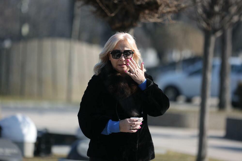 ESTRADA TUGUJE ZA KRALJEM NARODNE MUZIKE, A SIN I ĆERKA SE NISU POJAVILI: Evo ko je podrška GOCI ŠAULIĆ