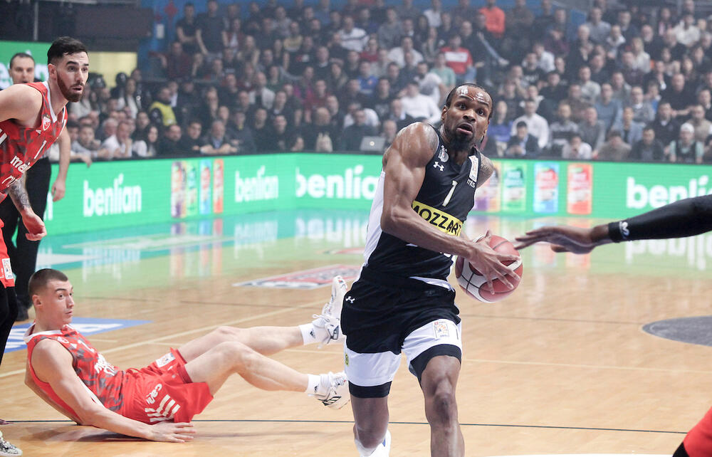 Kevin Panter na jednom od večitih derbija