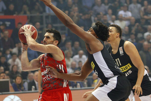 "KAKVA MU*A, MENI SUZE OD SREĆE IDU"! Jedan od omiljenih fudbalskih stranaca na SRPSKOM poslao poruku posle derbija