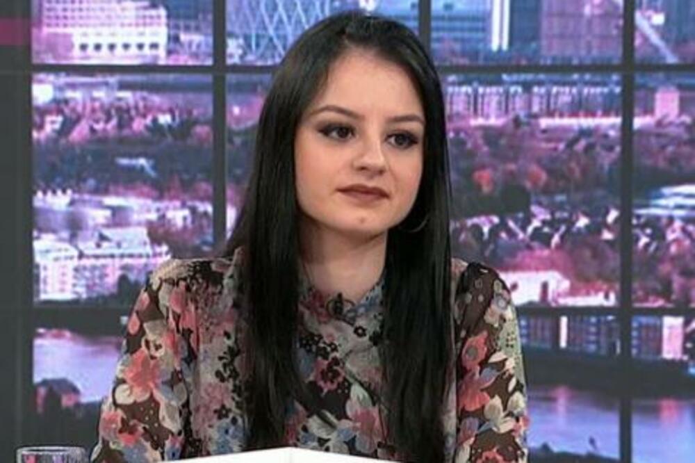 ANĐELI SU ZELENAŠI UZELI KUĆU, OPISALA JE CEO PAKAO: "Tata je bio alkoholičar, a ja srednja škola"