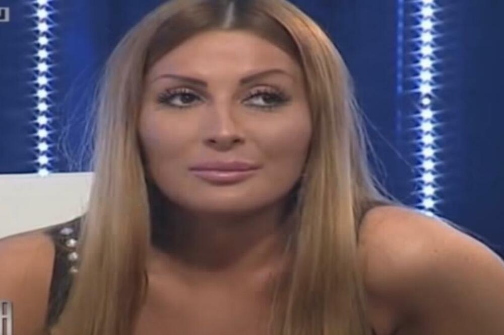 MISTERIJA SMRTI STARLETE NAĐENE U KANALU: Strahovala je za svoj ŽIVOT, poznati PEVAČ sve OTKRIO