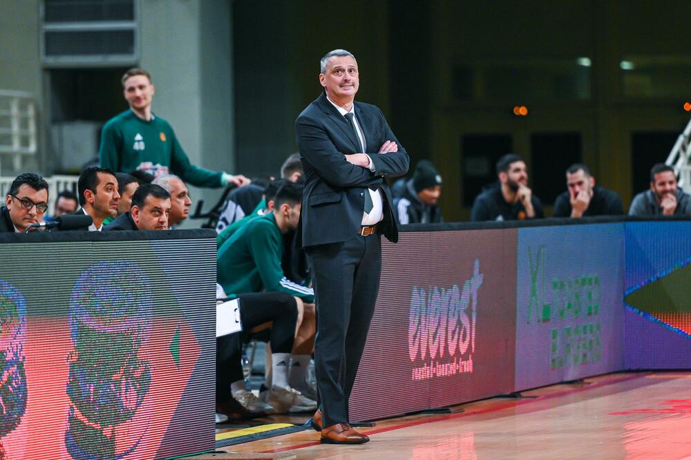 RADONJIĆU OVERENA ŠUT KARTA? Olimpijakos razbio Panatinaikos!