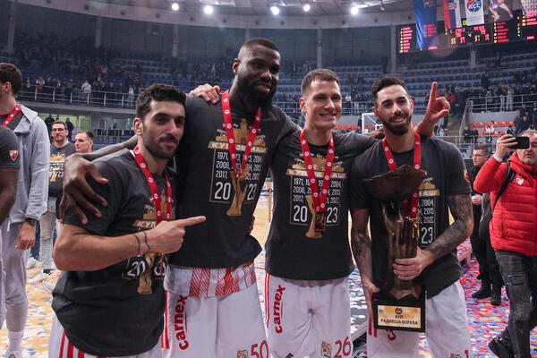 VELIKI I NEOČEKIVANI POVRATAK U ZVEZDU!? Crveno-beli spremili iznenađenje za navijače (FOTO)