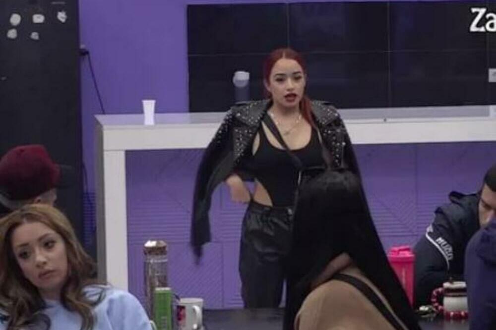 PALČICA IZNELA PIKANTERIJE IZ PROŠLOSTI ANĐELE ĐURIČIĆ: Ovo su DETALJI sa BEOGRADSKIH SPLAVOVA (VIDEO)