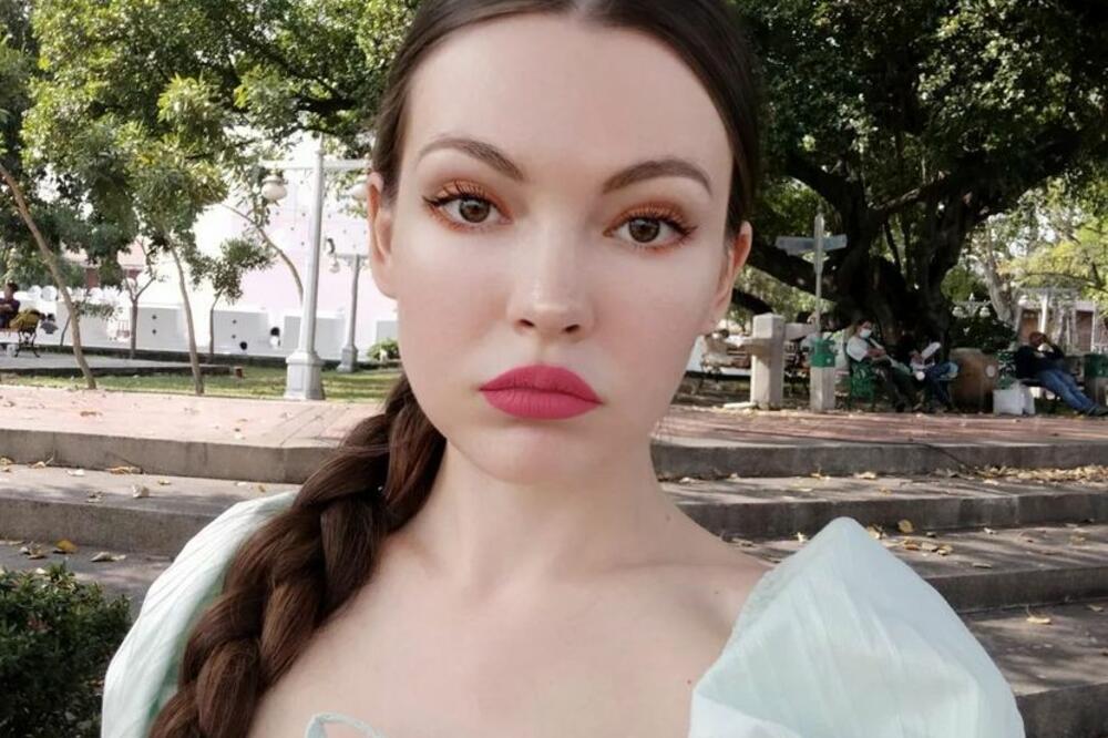 ONA JE STVARNA ZLATOKOSA: Kosa joj je duga METAR I PO, OVO MORATE DA VIDITE