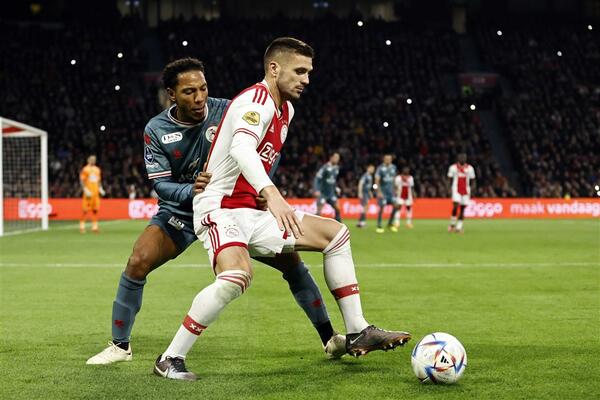 TADIĆ KRALJ AMSTERDAMA! Navijači Ajaksa i "kopljanici" iskazali poštovanje Srbinu zbog ulaska u istoriju (VIDEO)