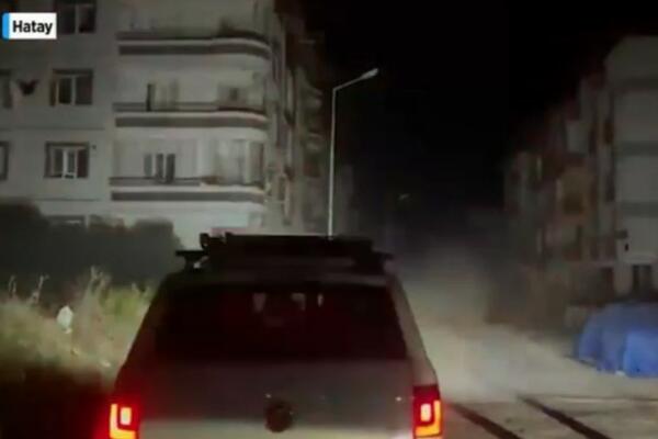 PRVI SNIMCI NOVOG ZEMLJOTRESA U TURSKOJ: Kolaps na SVE STRANE, vojnici HITNO izvode PACIJENTE iz BOLNICE (VIDEO)