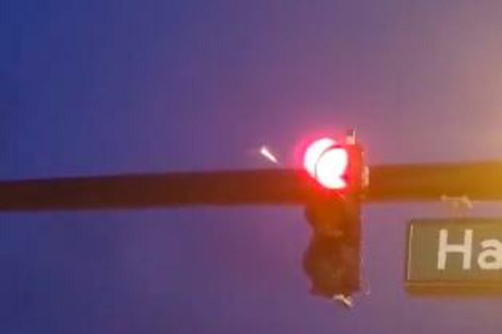 METEOR OD POLA TONE SE OBRUŠIO NA ZEMLJU! Isplivali snimci sa mesta UDARA, evo gde je PAO (VIDEO)