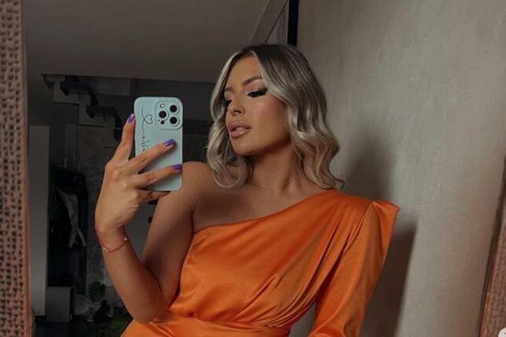 SRPSKA STJUARDESA JE NAJPOŽELJNIJA NA SVETU: Pančevka izgleda kao MILION DOLARA, a ovo je njeno ISKUSTVO U AVIONU!