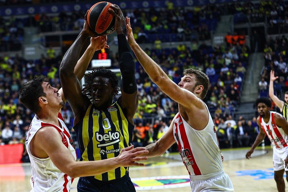 Džonatan Motli dok je nosio dres Fenerbahčea