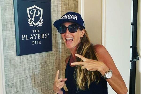 IMA 52 GODINE, A ONO ŠTO RADI U SLOBODNO VREME ŠOKIRALO JE CEO SVET: "Nisam tip za brak..." (VIDEO)