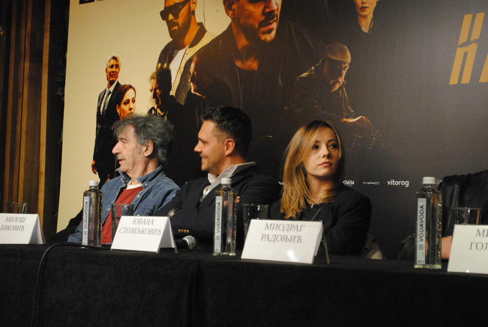 Čak da su na kraju morali da menjaju lokacije za snimanje.