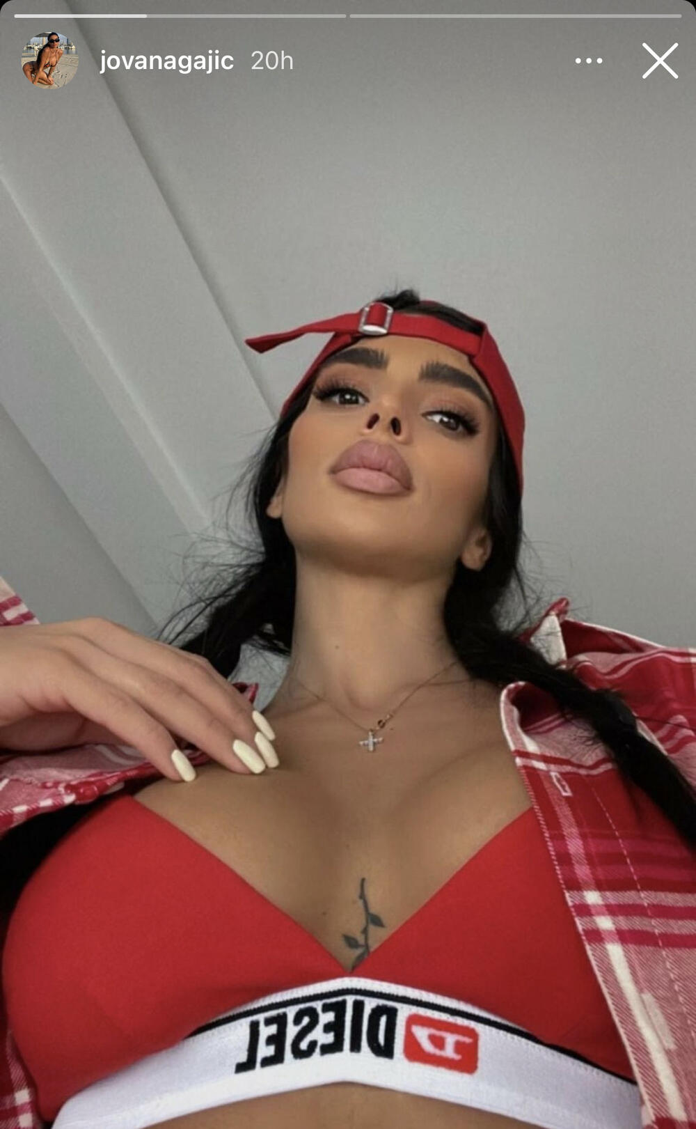 Bambi ima prelepu suprugu