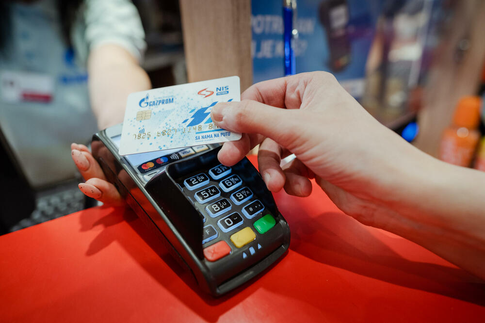 VODEĆI PROGRAM LOJALNOSTI ZA VOZAČE U SRBIJI: Više od 850.000 aktivnih korisnika „Sa nama na putu“