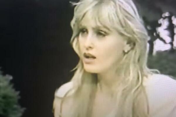 ONA JE BILA PRVA JUGOSLOVENSKA STARLETA: Zavela je i mnoge SVETSKE FACE i danas je PRAVA BOMBETINA