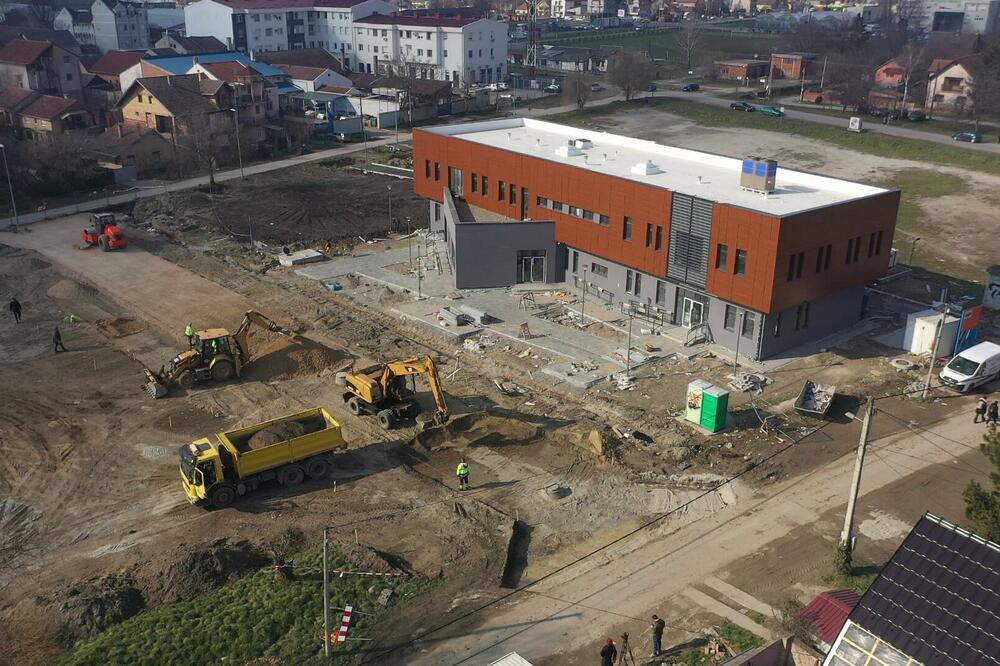 Napreduju radovi na pristupu objektu Doma zdravlja Vidovdansko naselje! (FOTO)