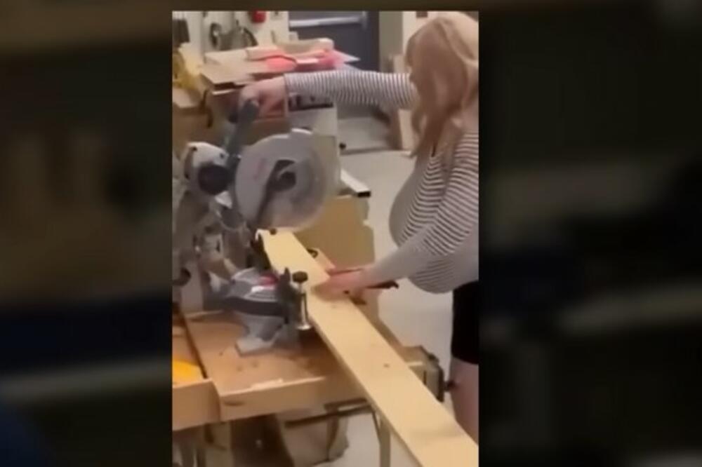 PROFESORKA SA OGROMNIM GRUDIMA DIGLA BURU: Škola prima stalne PRETNJE, a zbog 1 detalja je javnost ZGROŽENA (VIDEO)