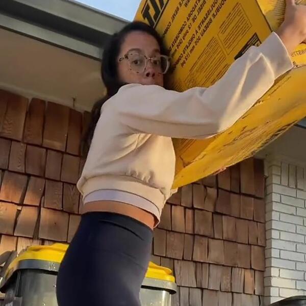 MAJKA STAVILA DECU U KUTIJU, A ONDA URADILA OVO: Dobila ŽESTOKU kritiku, "ONDA SE SETI DA SI TI KRIVA" (FOTO)