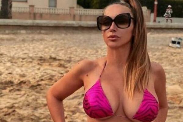 POZNATA CENA NAŠE PEVAČICE ZA VEČE: Baš je pristupačna, ŠALJE PIĆA NA SVOJ RAČUN!