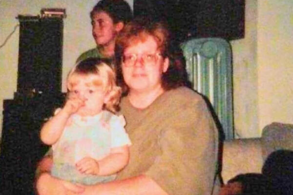 Mama mi je otkrila JEZIVU ISTINU kada sam imala 13 godina koju tata NIJE SMEO DA SAZNA: Na kraju je usledio UŽAS