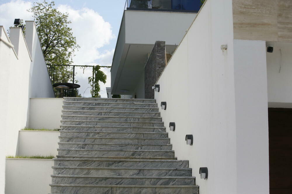 Dom Harisa Džinovića