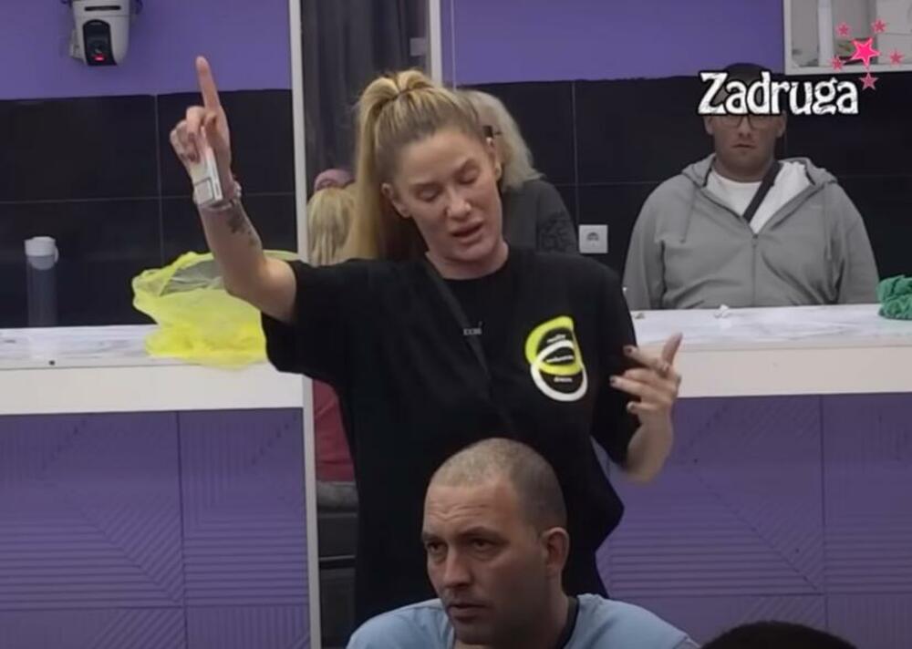 Otkrila da ju je tukao