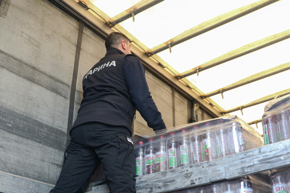 VELIKO INTERESOVANJE ZA KUPOVINU TRAJNO ODUZETE ROBE U SRBIJI: Evo šta se sve može naći na LICITACIJAMA!