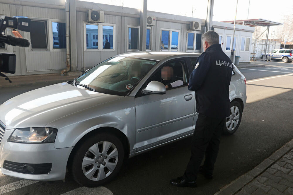 SRBIN PAO NA GRANICI SA CRNOM GOROM: Kad su videli ŠTA nosi odmah su ga ZADRŽALI, u pitanju su OGROMNE PARE