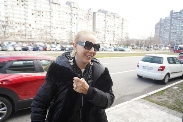 DANAS SVI PRIČAJU O ISPALI LEPE BRENE: Htela da nazove PEVAČICA pa uradila nešto PRESMEŠNO