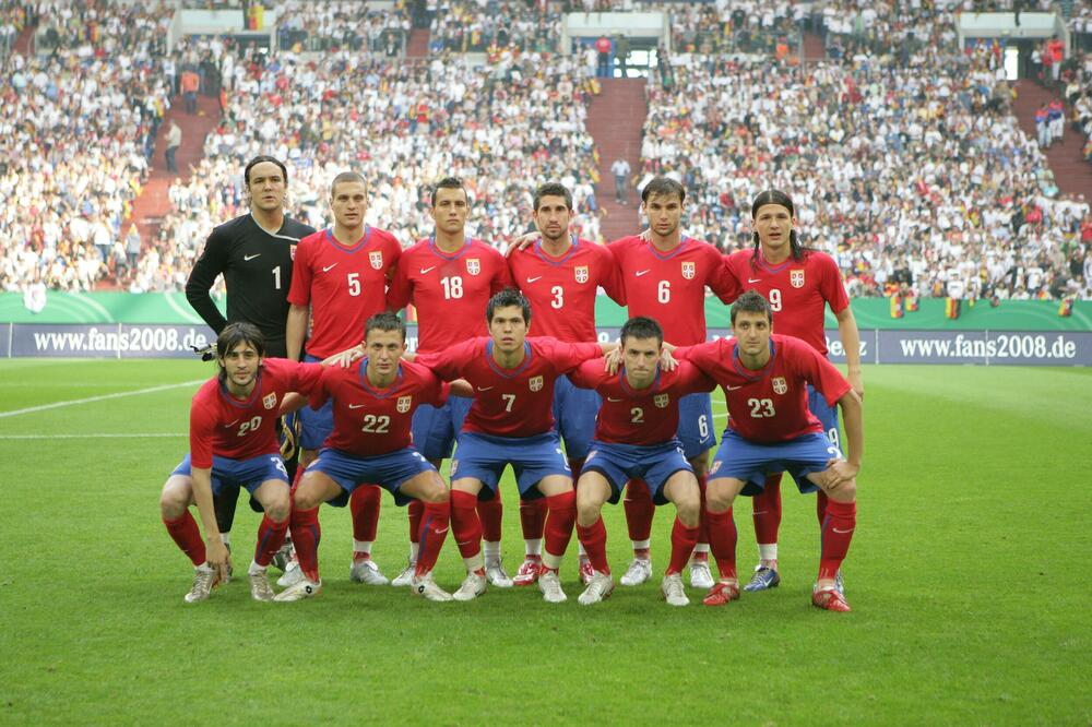 "BIO JE LIDER KOD FERGUSONA U NAJSLAVNIJIM DANIMA JUNAJTEDA"... Ilić kao iz topa - "Obe ruke za Vidića"!