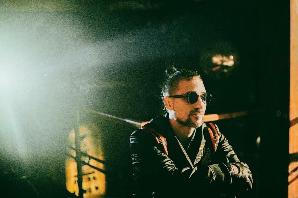 SPREMITE SE DA NESTANETE U OVOM GRADU: Za sve ljubitelje domaćih akcionih filmova Džoni Brao ima novu muziku!