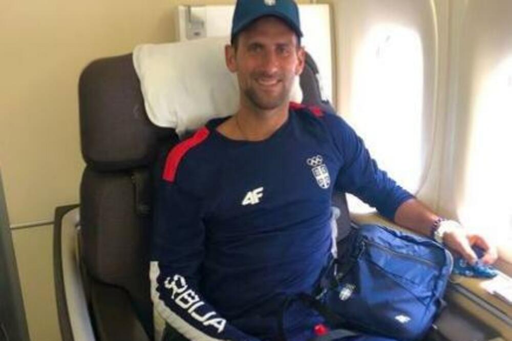 ĐOKOVIĆ SE UGLEDAO NA FEDERERA! Novakov privatni avion pršti od luksuza - nikad mu nije dosadno! (FOTO)