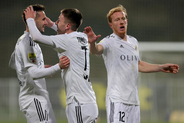 ČUKARIČKI RUTINSKI SA KOLUBAROM! Svi golovi pali u drugom poluvremenu