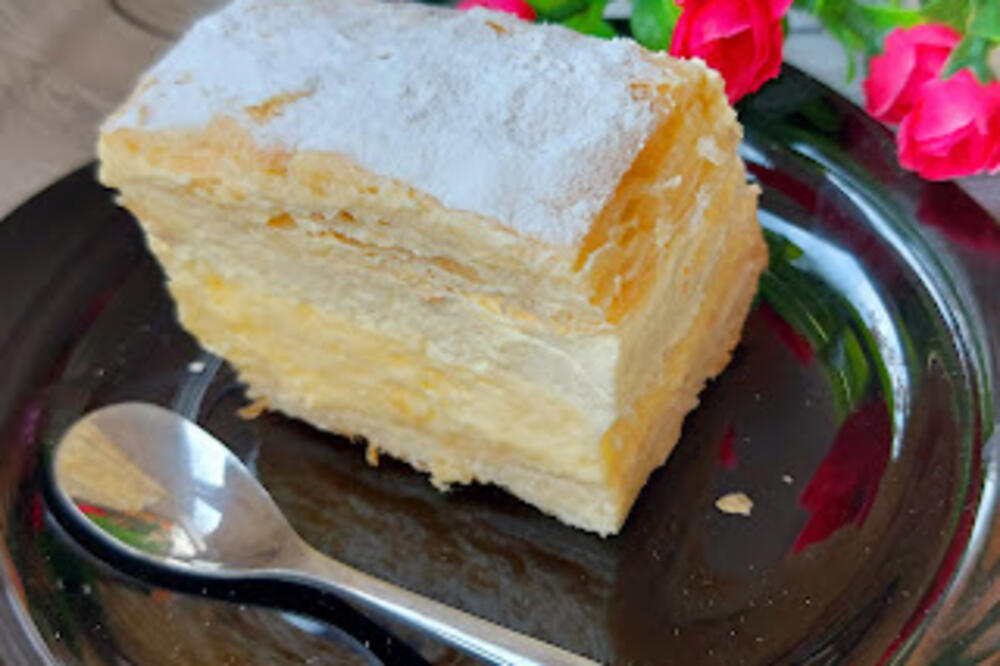 JEFTIN KOLAČ IZ KESICE KOJI ĆE VAS ODUŠEVITI: Krempita kakvu do sada niste probali, TOPI SE U USTIMA (VIDEO)