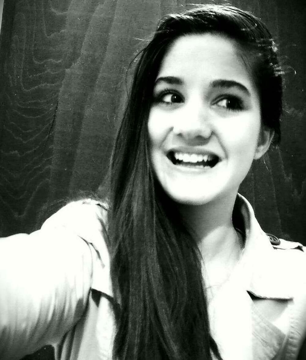 Ovo su njene fotografije iz detinjstva, gde je zadrugarka bez trunke šminke kao pravi devojčurak.