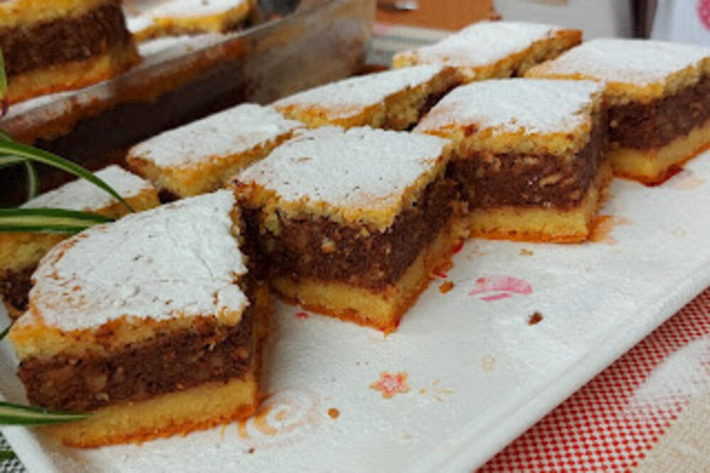 RUSI NIJEDNU PROSLAVU NE MOGU DA ZAMISLE BEZ OVE PITE: Podseća na LENJU, ali je i UKSUNIJA OD NJE (RECEPT)