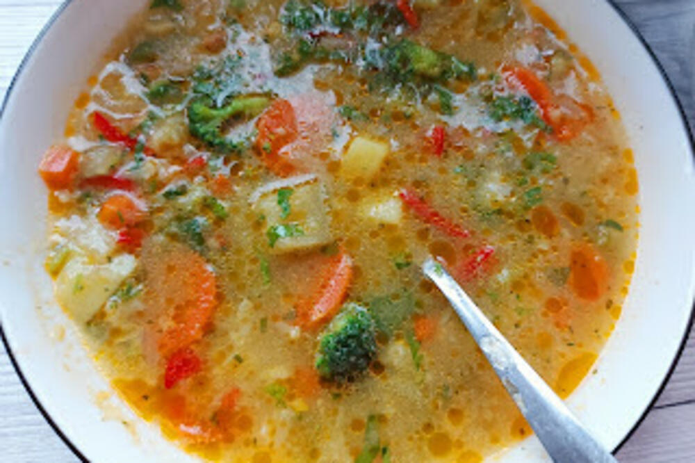 Posna čorba vam je uvek retka i bezukusna: Dodajte 1 kašiku ovog sastojka i biće kremasta i bogata kao da je mesna