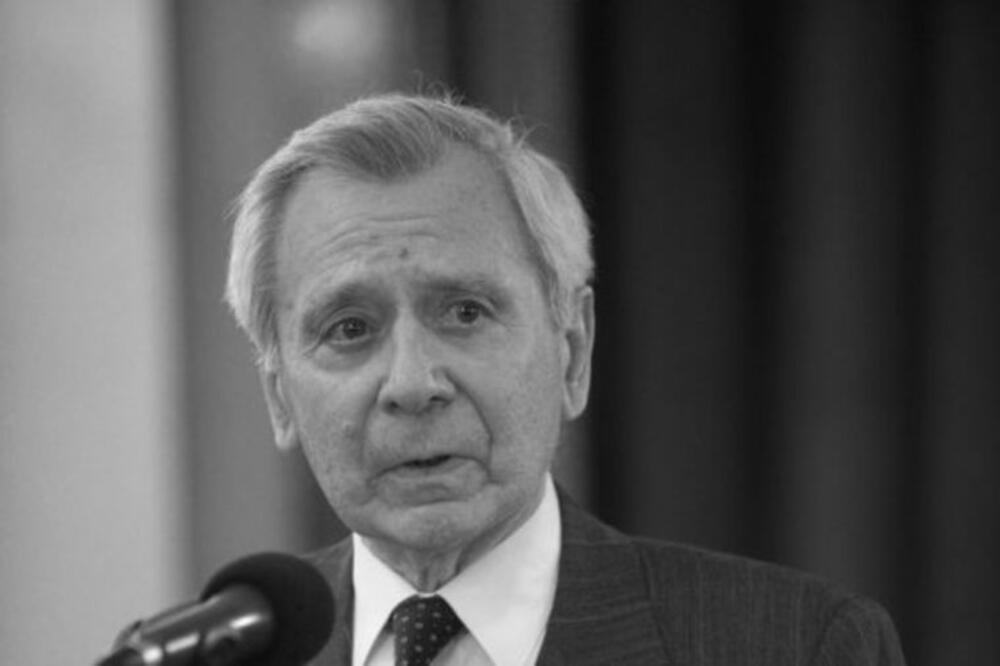 Đuza nije imao potomke, a često je govorio kako bi mu deca bila samo velika briga.