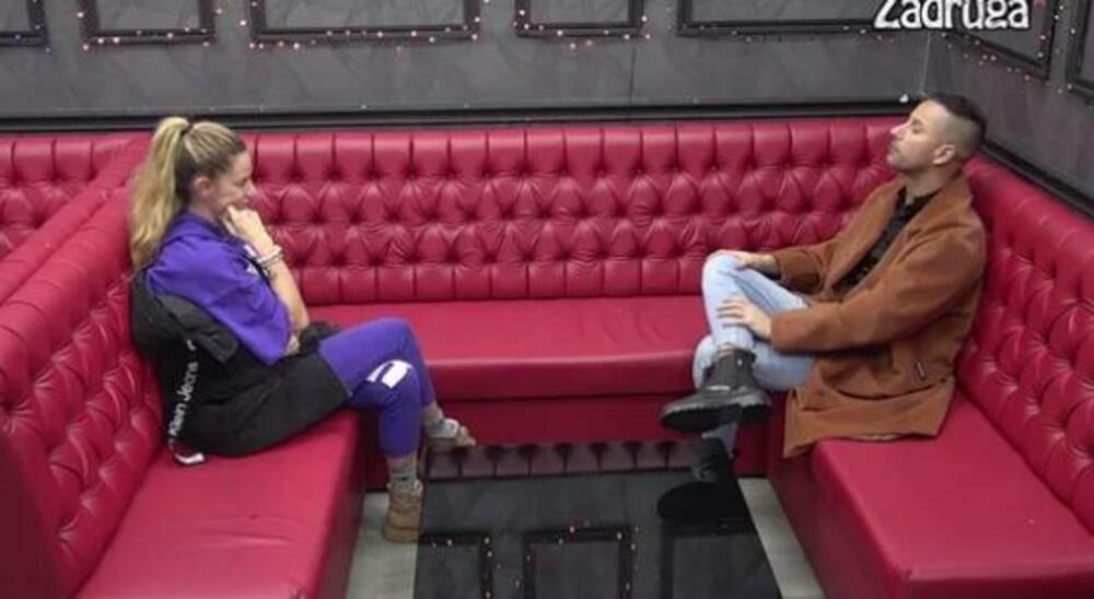 Voditelj ostao bez teksta