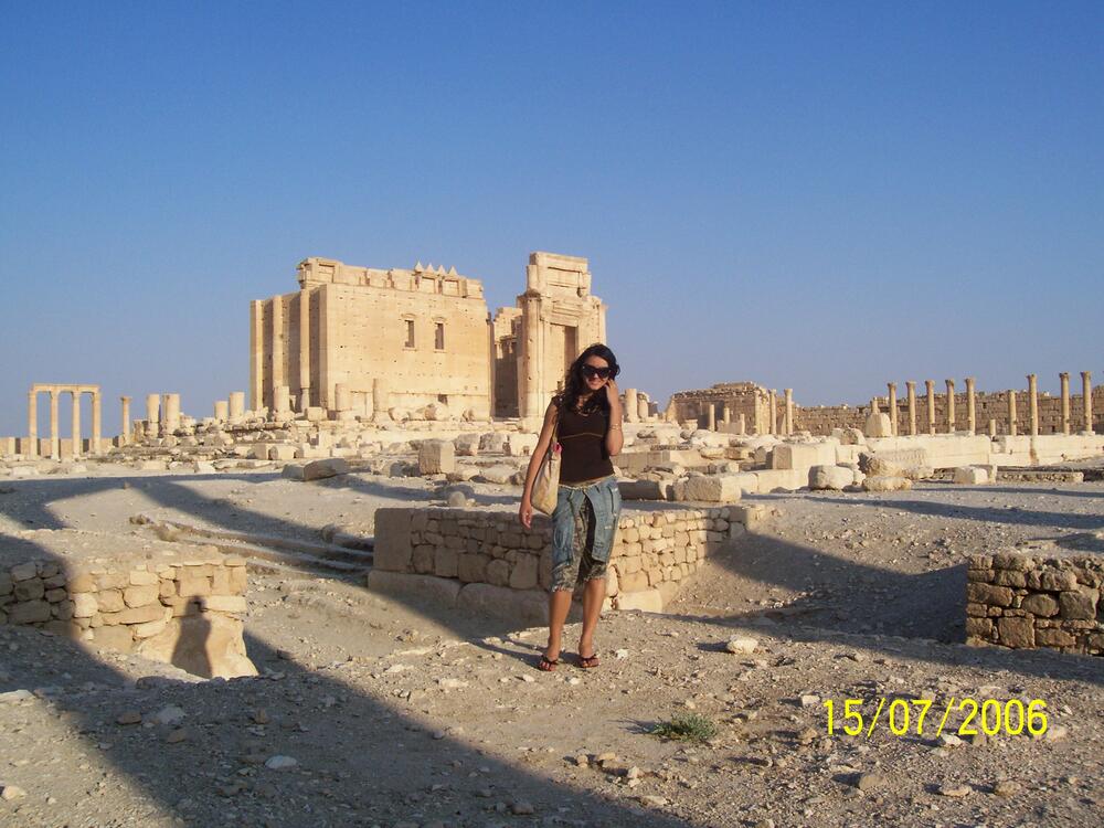 Ona je tada imala prilike da vidi sve lepote i istorijske znamenitosti, koje su kasnije bombe nekih armija oštetile ili potpuno uništile.