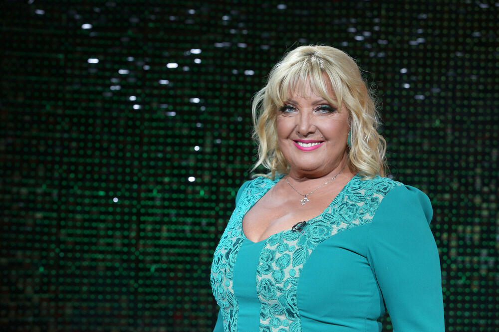 ZBOG OVOG PIĆA SNEŽANA ĐURIŠIĆ JE SMRŠALA 21 KILO ZA 2 MESECA: Pila ga DAN I NOĆ, sad je niko NE PREPOZNAJE