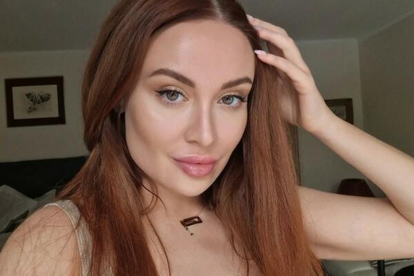 EVA JE PRODALA NEVINOST ZA 35.000 DINARA KADA JE IMALA 21 GODINU: Pronašla ga je na INTERNETU, sve detalje OTKRILA