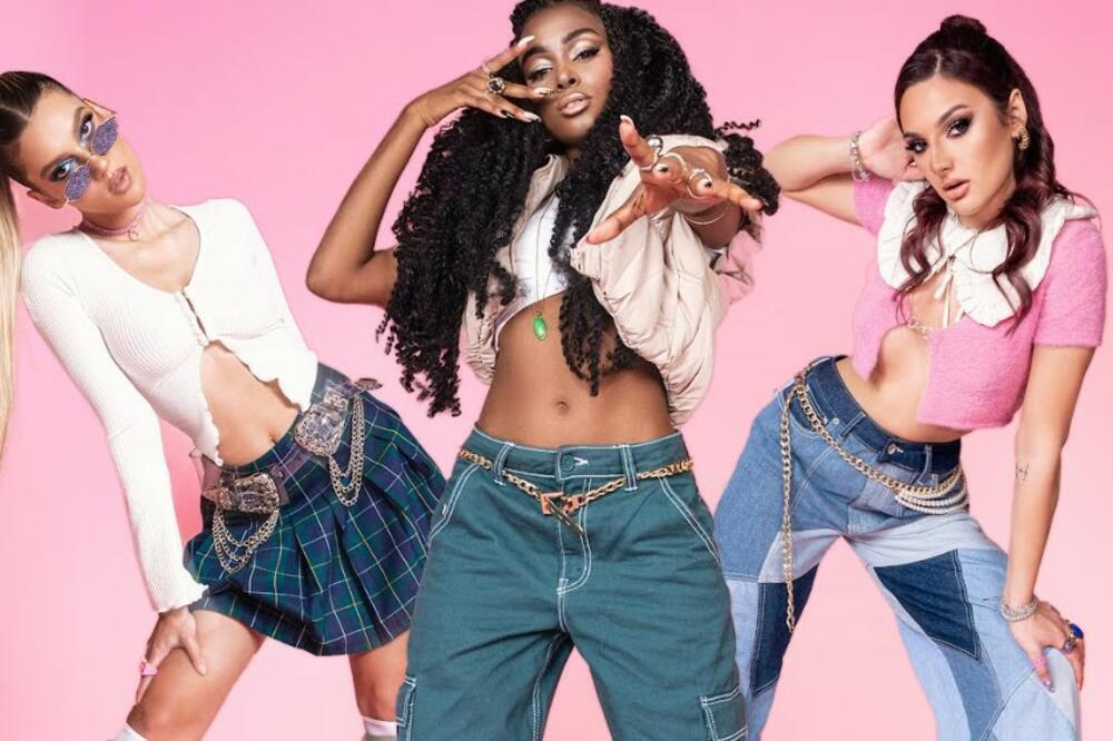 ŠOK FOTKE: Skinuo se dečko članice Hurricane, POKAZAO KAKVA JE ZVER (FOTO)