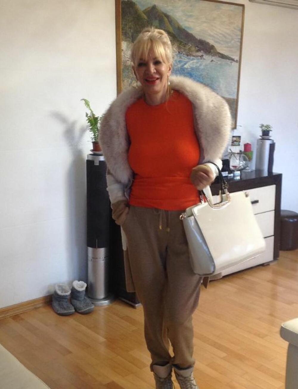 Danas Lela nije prisutna u javnosti.