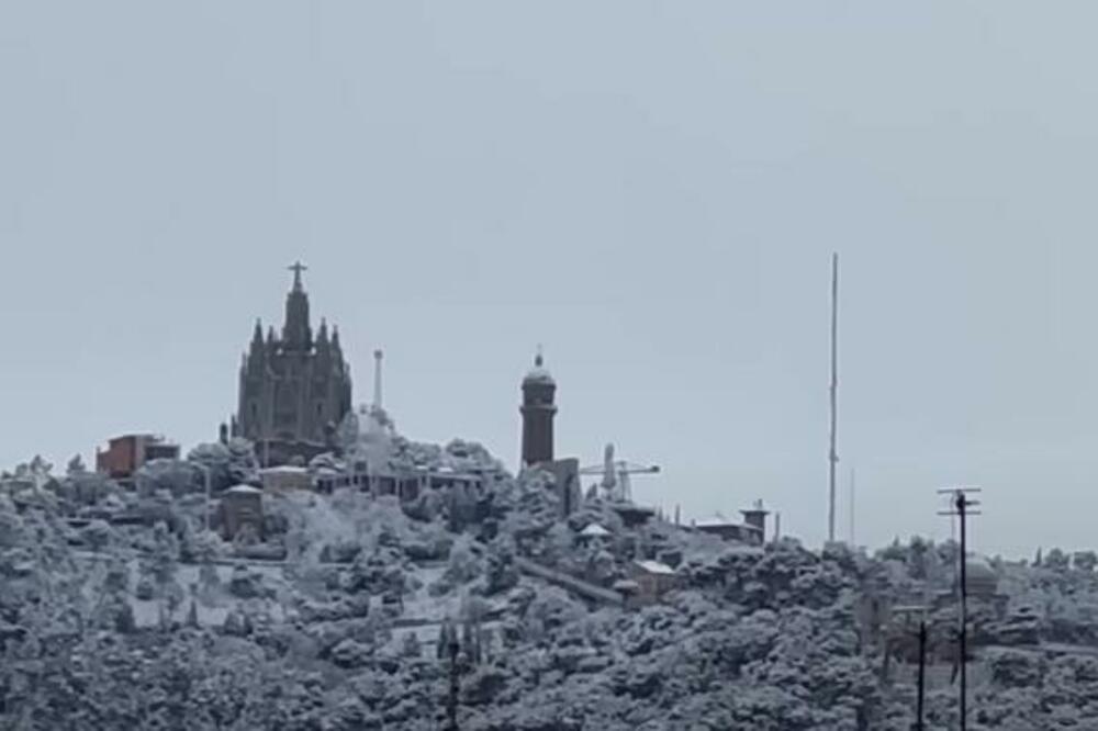 BARSELONA POD SNEGOM: Oluja Hulijeta donela probleme španskim ostrvima, BLOKIRANI putevi! (VIDEO)