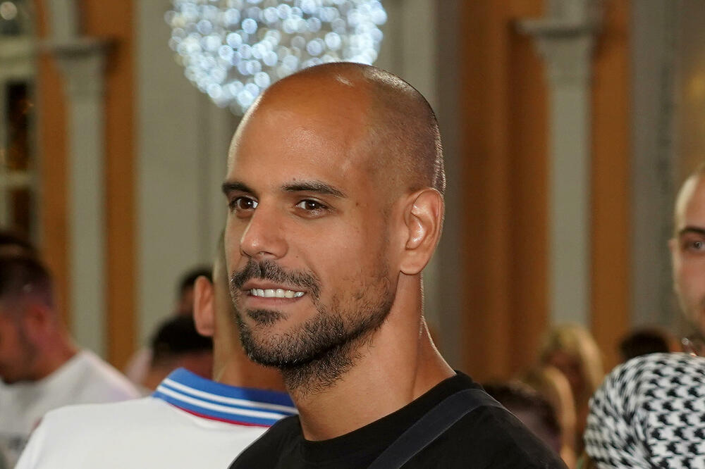 MIŠEL OŽENIO 13 GODINA MLAĐU, A SAD JE PRVI PUT I VIDIMO: Rodila mu DEVOJČICU i donela SREĆU, šta bi Miljana rekla?