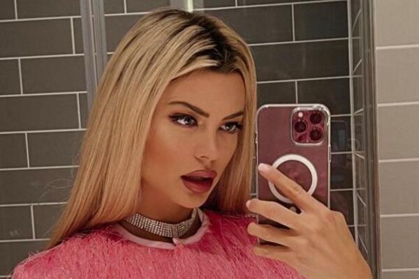 MILICA PAVLOVIĆ "RASKRINKALA" BRAKOVE POZNATIH: Pevačica NA FINJAKA prozvala estradu, TVITERAŠI poludeli VIDEO